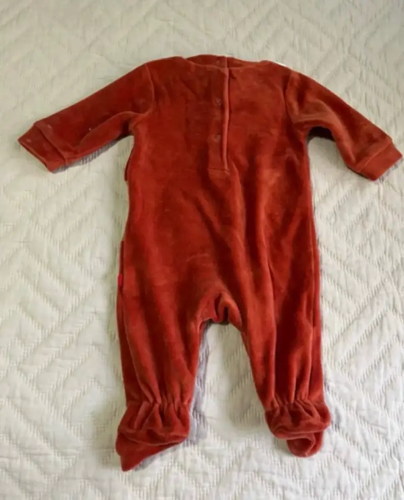 Enterito Pillin de plush con babero desmontable – - 2