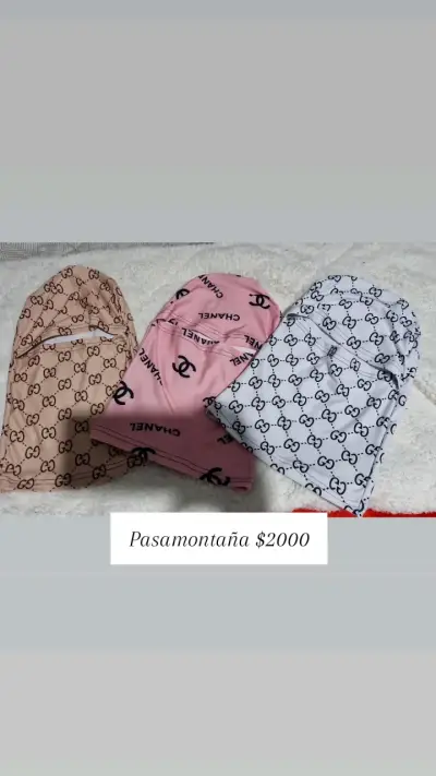 Pasamontañas de diseño con logos y pestañas - miniatura 1