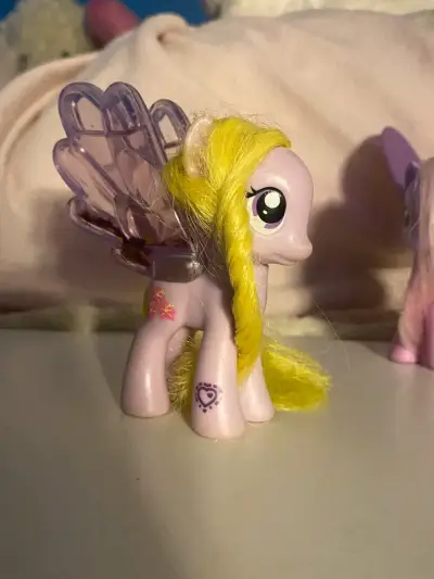 Figura de juguete pony con alas - miniatura 2