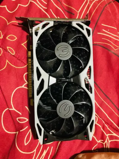EVGA GeForce GTX 1650 SC Ultra - miniatura 1