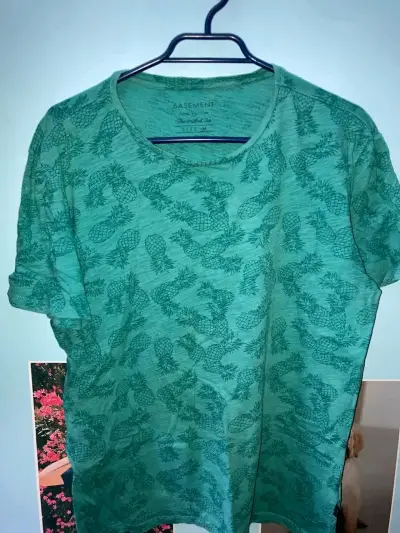 Polera Basement estampada piñas talla M - miniatura 2