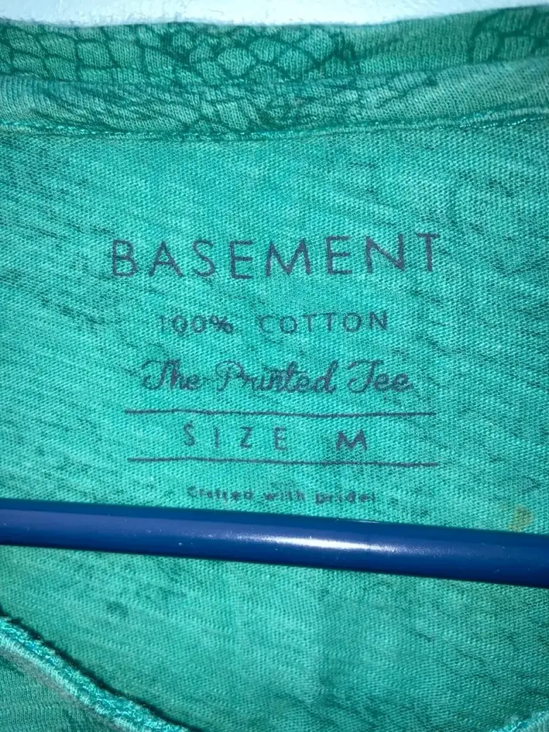 Polera Basement estampada piñas talla M - 3