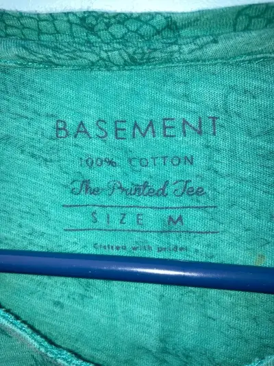 Polera Basement estampada piñas talla M - miniatura 3