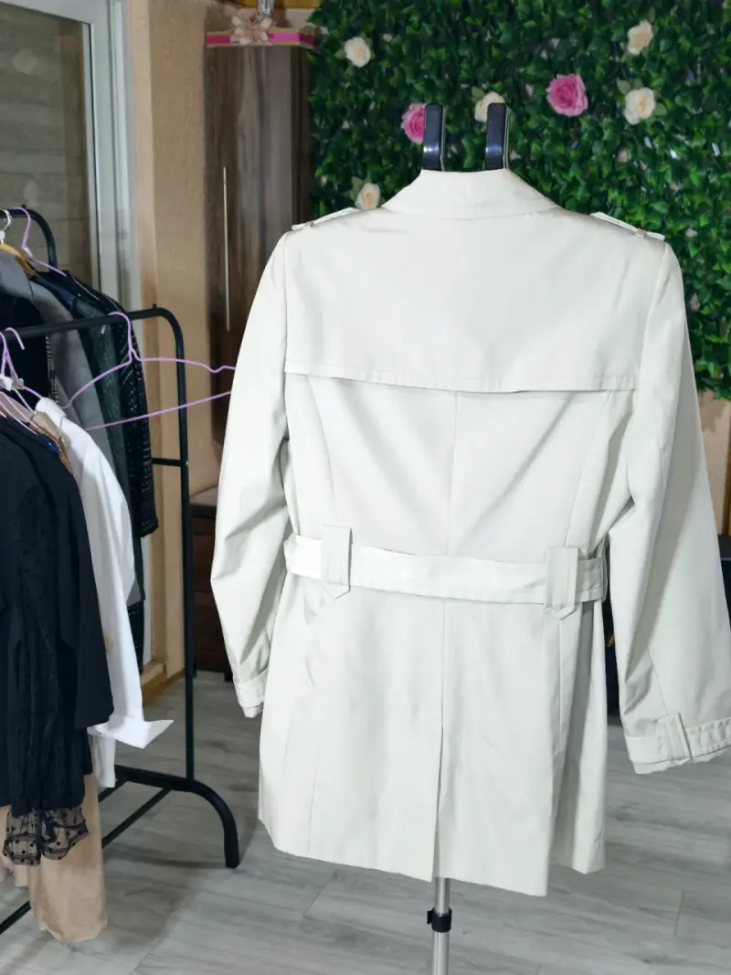 Trench coat beige Calvin Klein elegante - 2