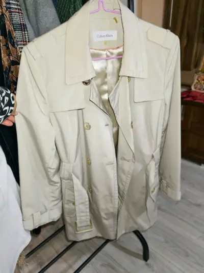 Trench coat beige Calvin Klein elegante - miniatura 4
