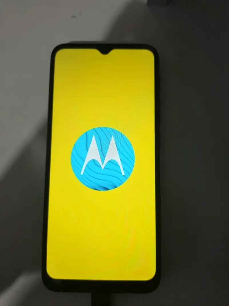 Smartphone Motorola con pantalla táctil - 2