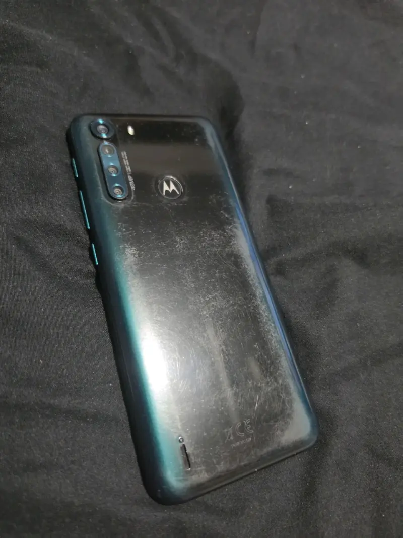 Smartphone Motorola con pantalla táctil - 3