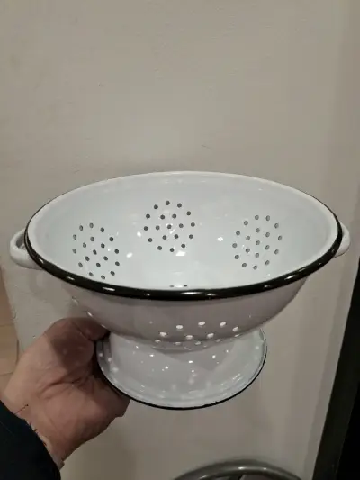 Colador de metal enlozado blanco 22 cm - miniatura 1