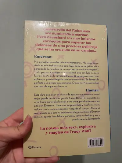 Libro 'Tú, yo y la Super Bowl' de Tracy Wolff - miniatura 2
