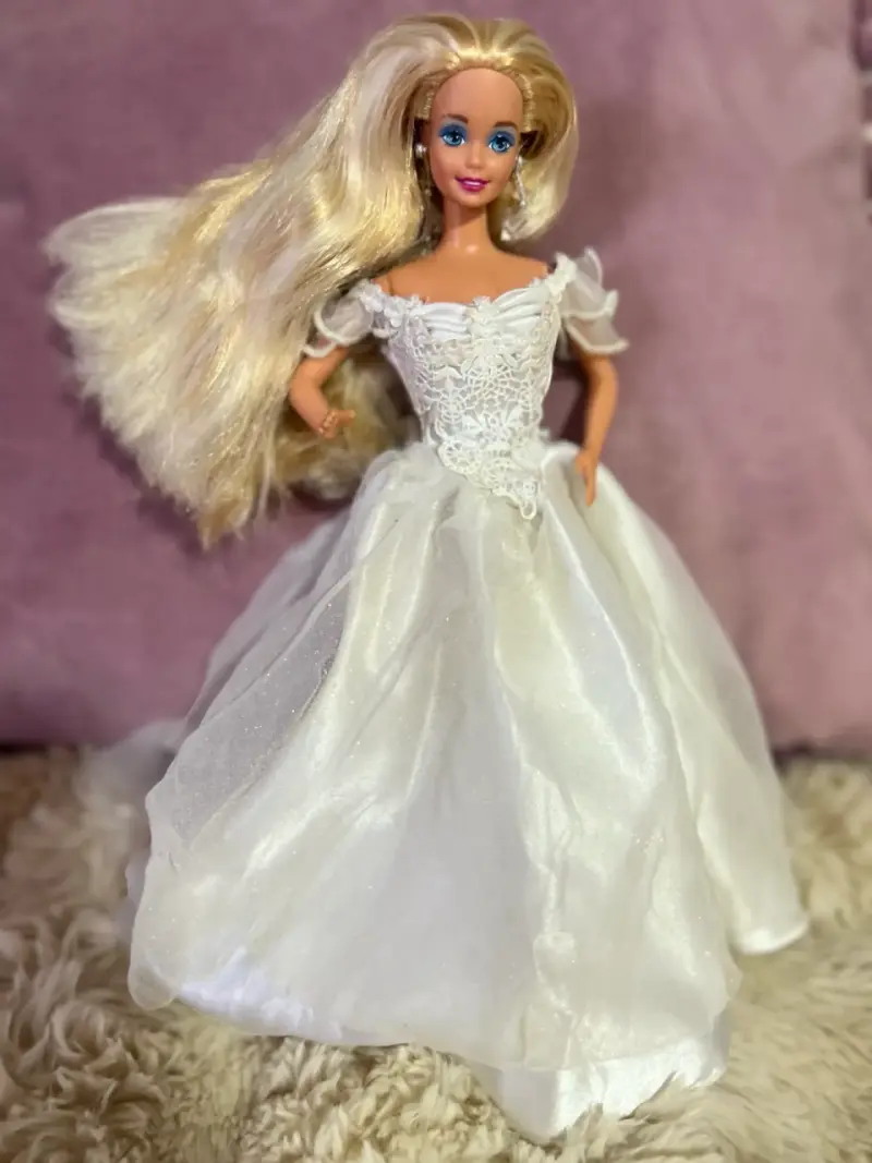 Muñeca de colección con vestido de novia - 4