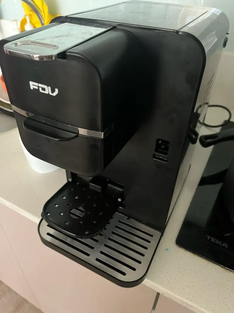 Cafetera eléctrica FDV negra compacta - 2