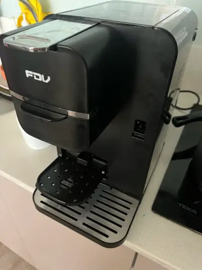 Cafetera eléctrica FDV negra compacta - miniatura 2