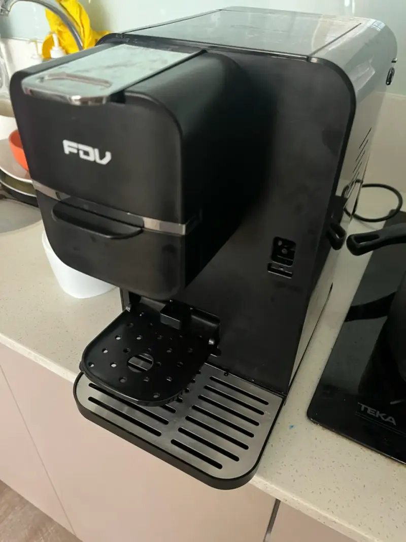Cafetera eléctrica FDV negra compacta - 3