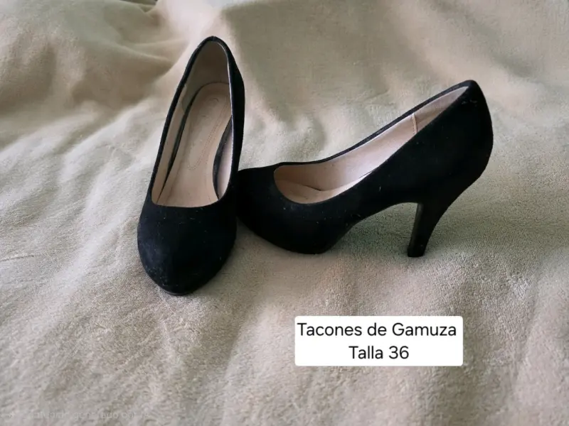 Tacones de gamuza negros talla 36