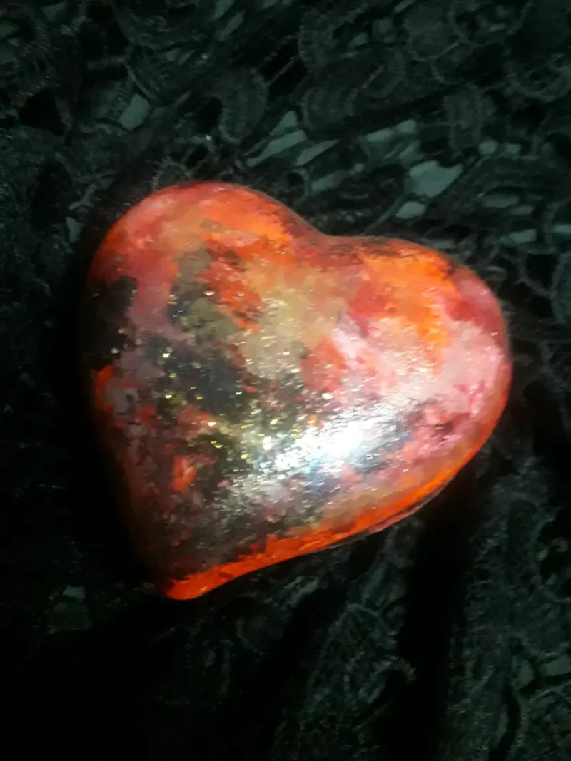 Ceniceros en forma de corazón pintada a mano