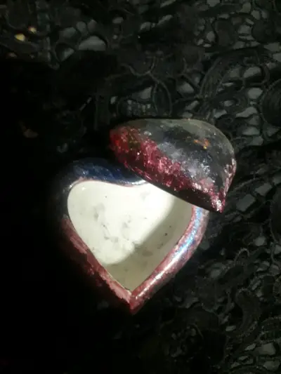 Ceniceros en forma de corazón pintada a mano - miniatura 4