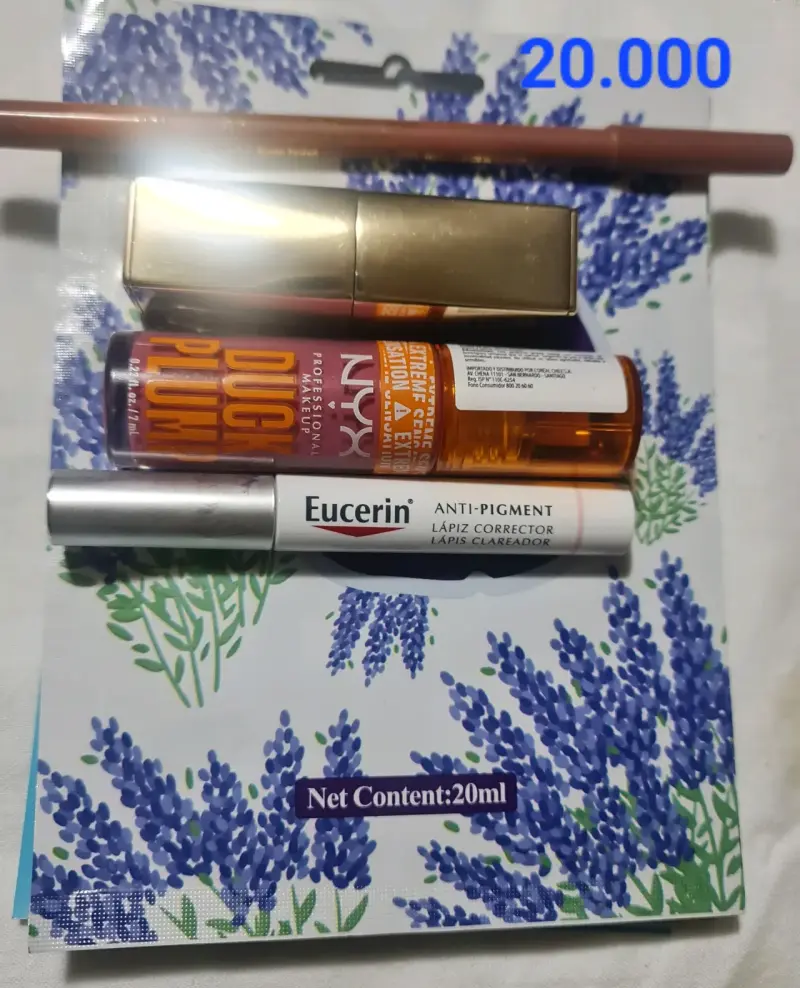 Set de Maquillaje Variado con Labiales y Sombras - 3