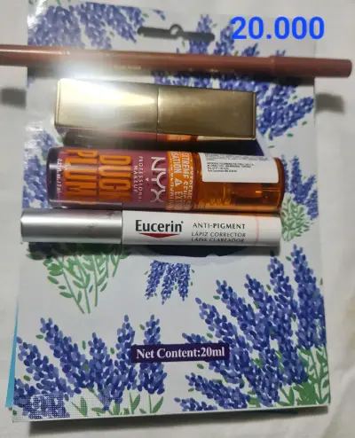 Set de Maquillaje Variado con Labiales y Sombras - miniatura 3