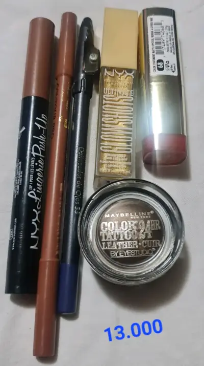 Set de Maquillaje Variado con Labiales y Sombras - miniatura 6