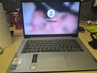 Laptop Lenovo Ideapad 14 pulgadas con Intel Inside - miniatura 2