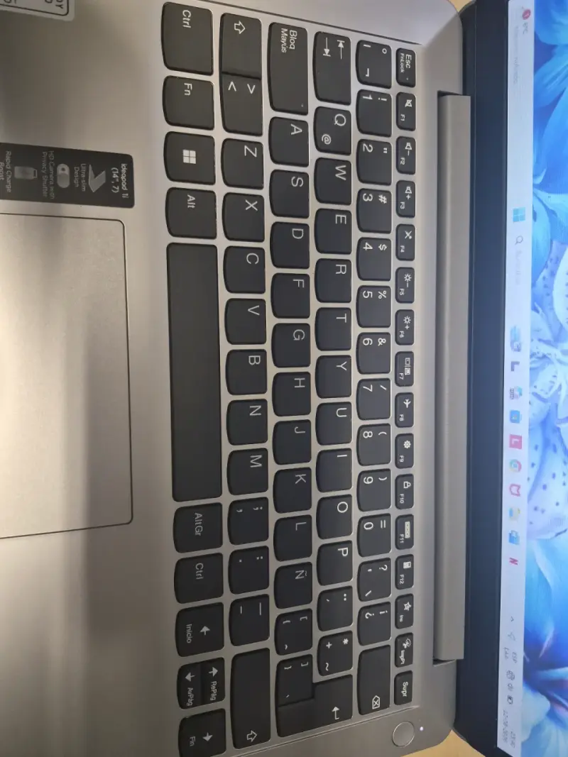 Laptop Lenovo Ideapad 14 pulgadas con Intel Inside - 5