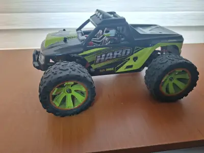 Camioneta RC 4x4 velocidad/saltos - miniatura 1