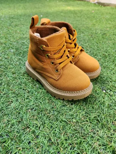 Botines de niño color mostaza con forro cálido - miniatura 3