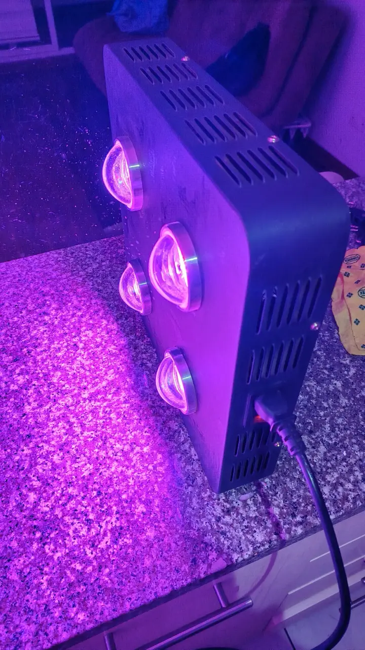 Luz LED para cultivo Tesla 360W - 2