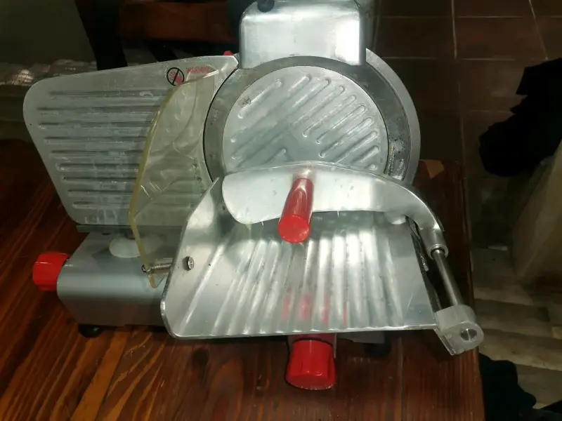 Maquina Cortadora de fiambres Beckers - 4