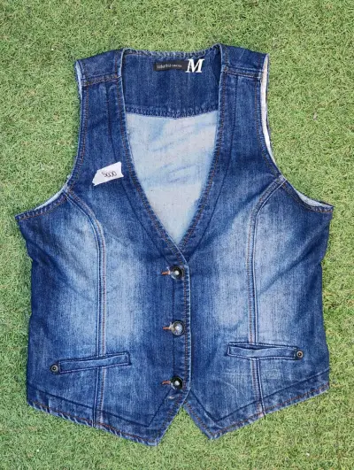 Chaqueta de mezclilla azul talla M dos modelos - miniatura 2