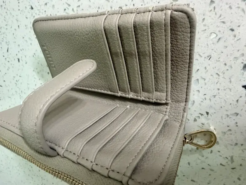 Billetera Tous gris con diseño acolchado - 2