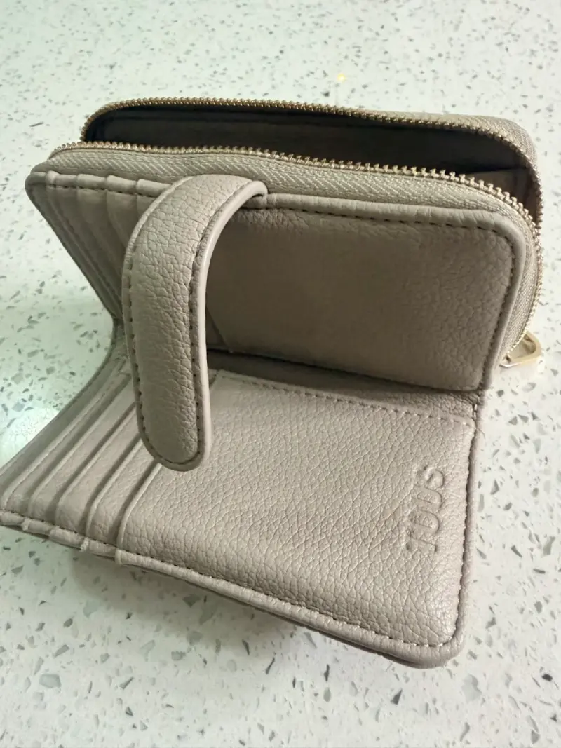 Billetera Tous gris con diseño acolchado - 3