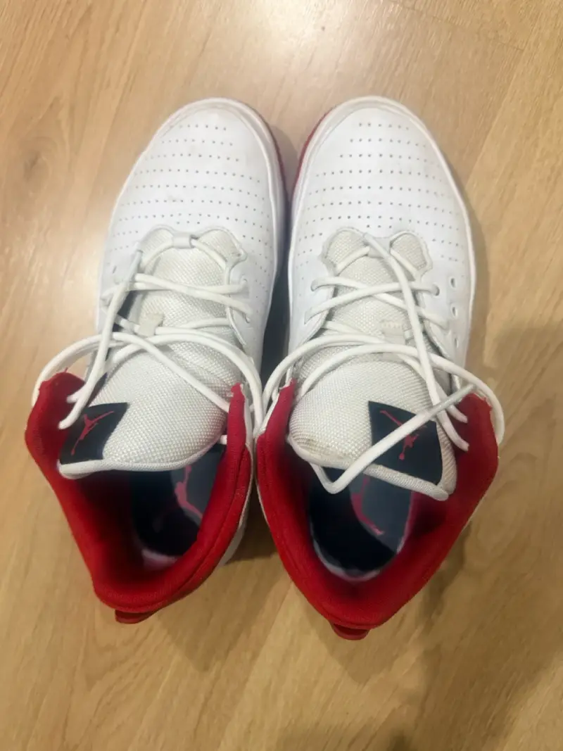 Zapatillas deportivas Nike Air blancas y rojas - 1