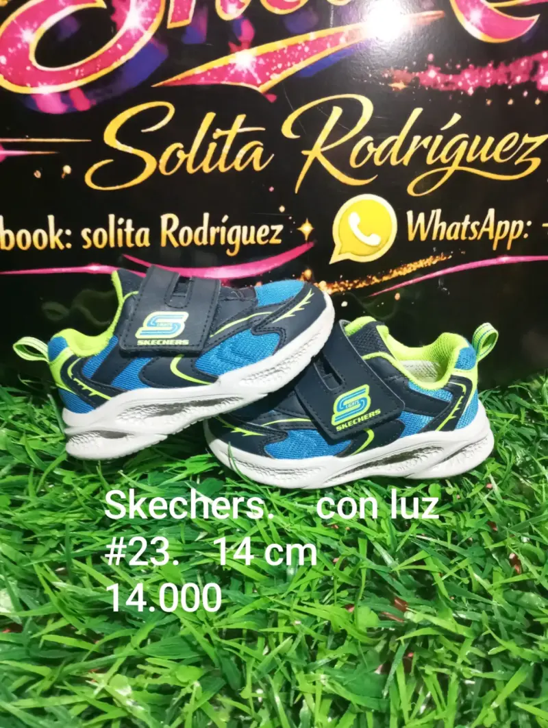 Zapatillas Skechers con luz para niños talla 23