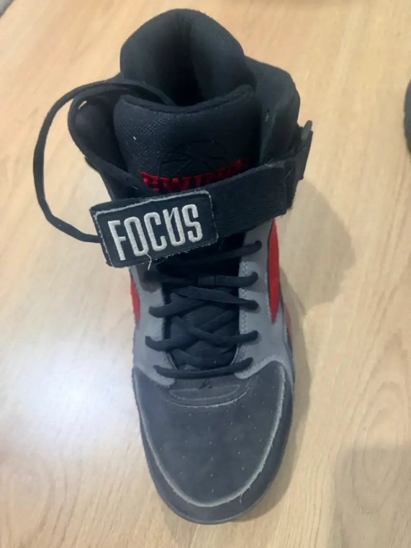 Zapatillas altas Ewing negras y rojas - 2