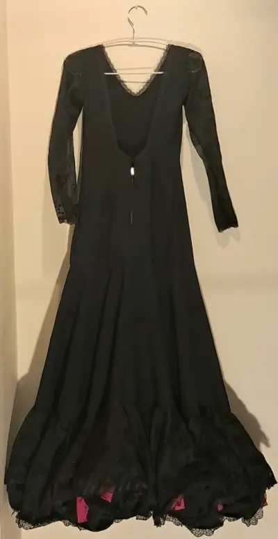 Vestido Flamenco largo negro con encaje elegante - miniatura 1