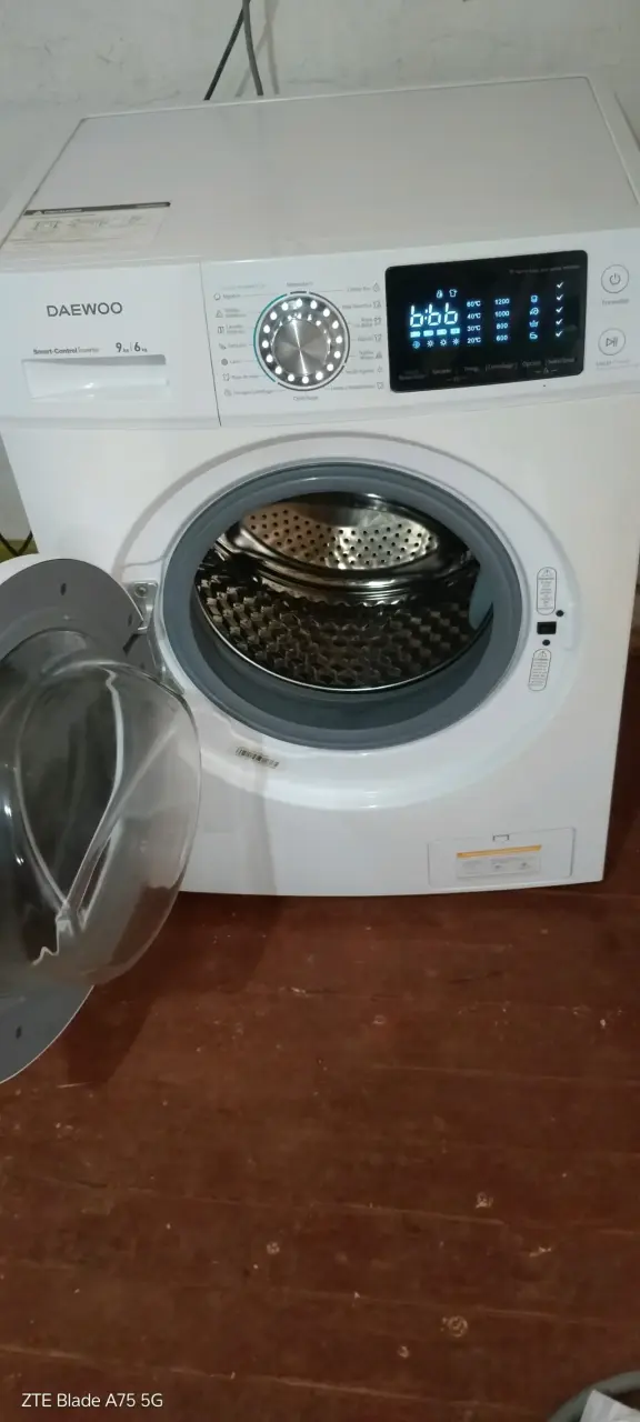 Lavadora Daewoo 9 kg con Inverter - 1