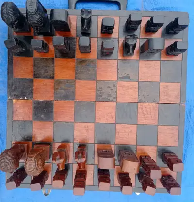 Ajedrez artesanal de madera tallada - miniatura 4