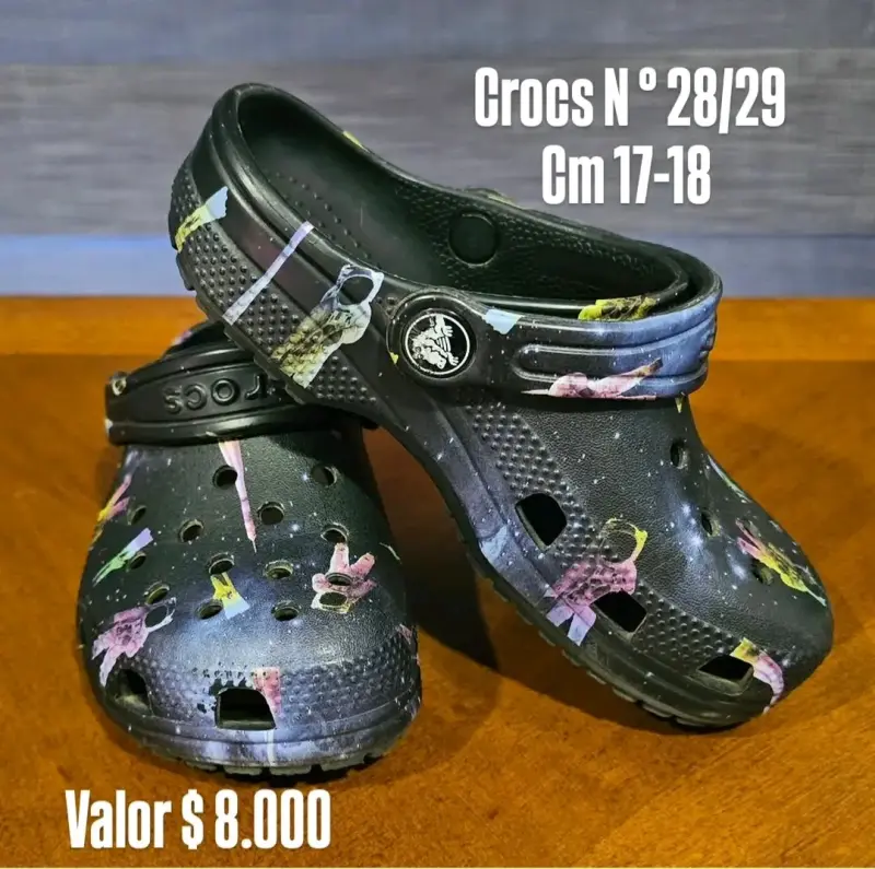 Crocs infantiles talla 28/29 diseño espacial