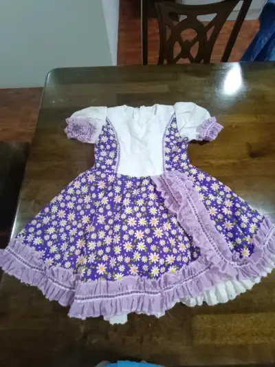 Abrigo de niña con capucha y diseño de gato - miniatura 5