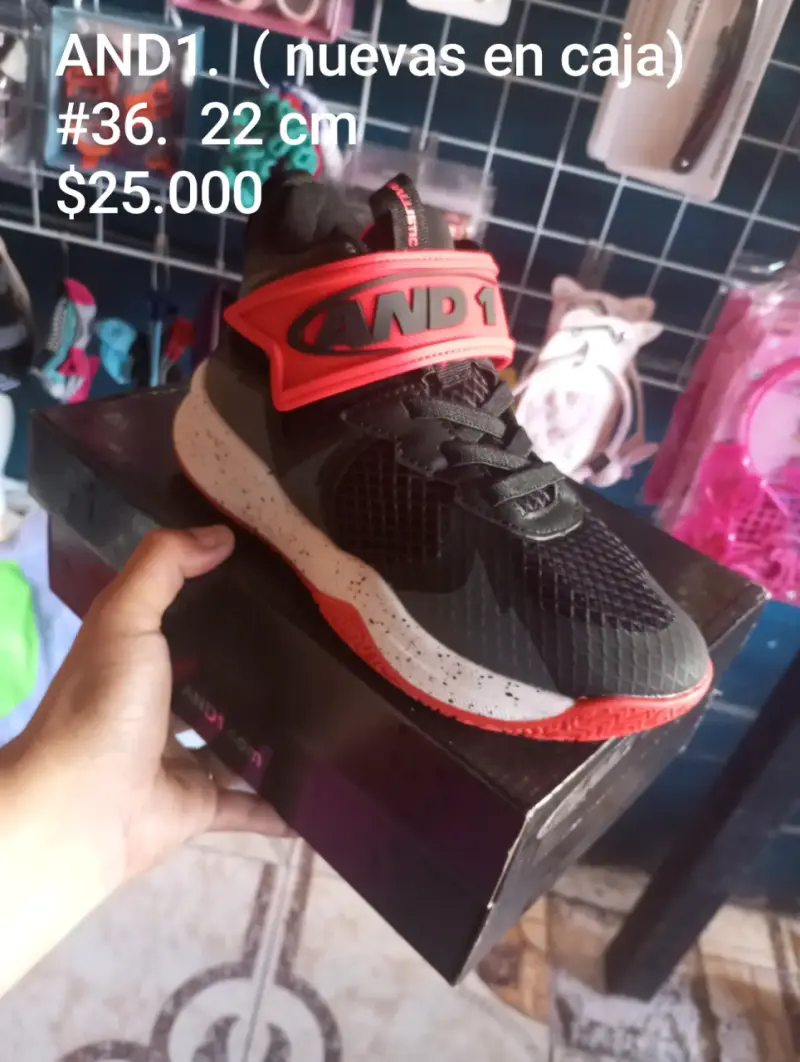 Zapatillas deportivas AND1 negras y rojas talla 36
