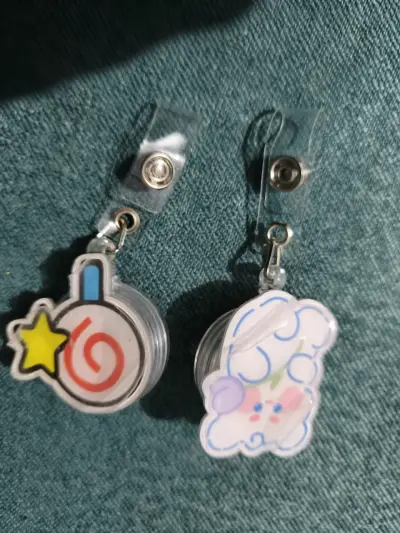 Set de porta credenciales con diseños kawaii - miniatura 2