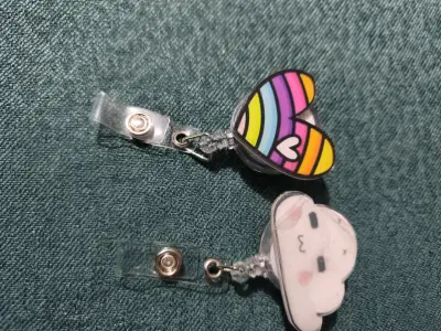 Set de porta credenciales con diseños kawaii - miniatura 4