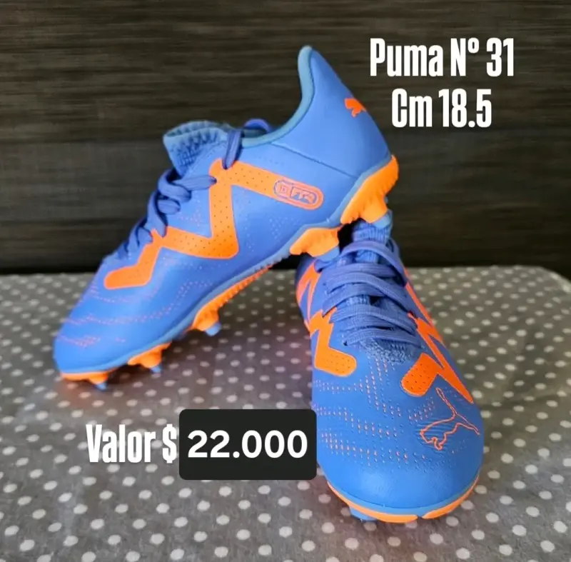 Zapatillas de fútbol Puma azules talla 31