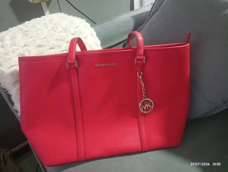 Bolso tote rojo Michael Kors elegante - 3