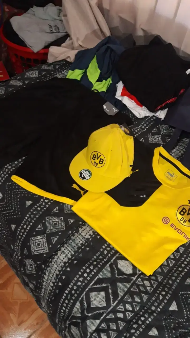 Conjunto deportivo Borussia Dortmund camiseta y gorra