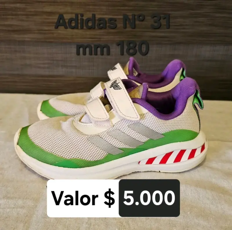 Zapatillas Adidas para niños talla 31