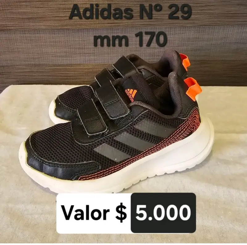 Zapatillas Adidas negras para niños talla 29