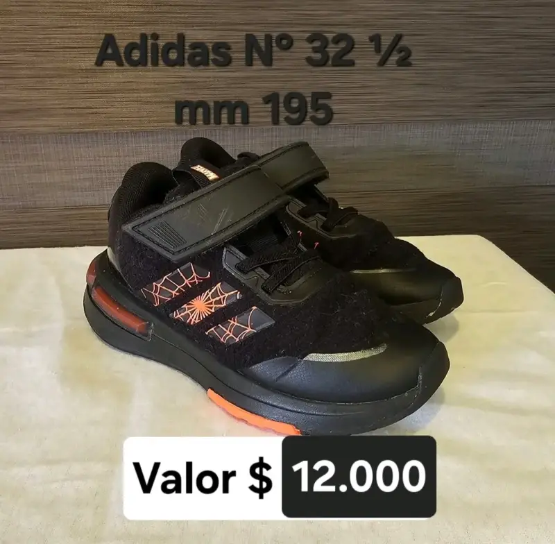 Zapatillas Adidas niño talla 32.5 diseño de telaraña
