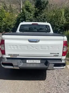 Camioneta Maxus T60 4x4 Blanca en Buen Estado - 4
